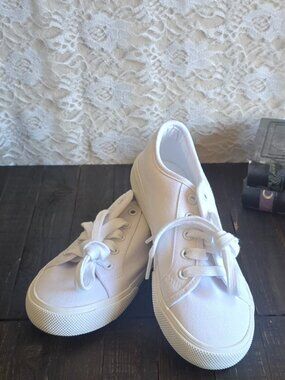 Girls Keds Style - Basic White Tennis Shoes - Big kids size 2 - Wonder Nation